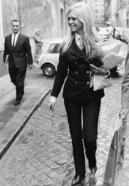 تبدیل کراوات به آیتم زنانه