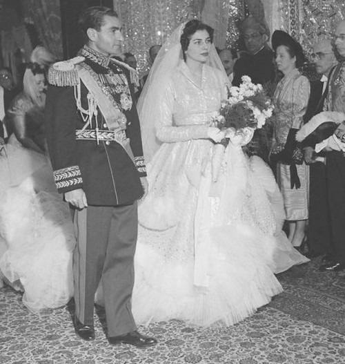 لباس عروس ثریا اسفندیاری