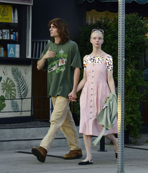 استایل‌های خیابانی آنیا تیلور جوی و همسرش