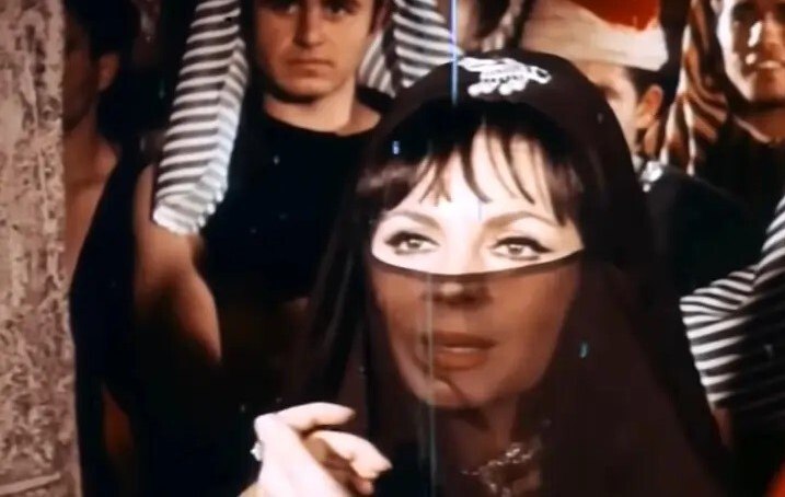 چهره فروزان در نقش زلیخا