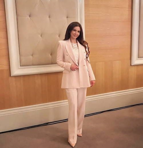 آزاده پوراکبر