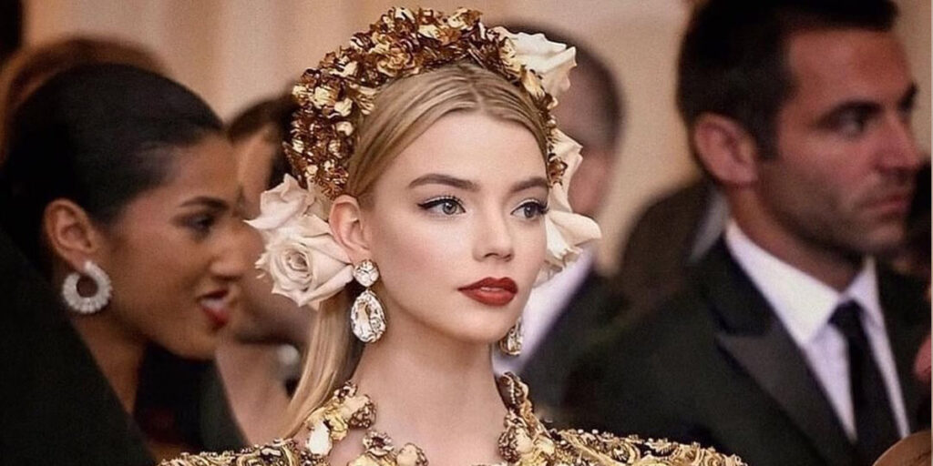 کمر زیادی باریک آنیا تیلور جوی طرفداران را نگران کرد! او بیماری خاصی دارد؟