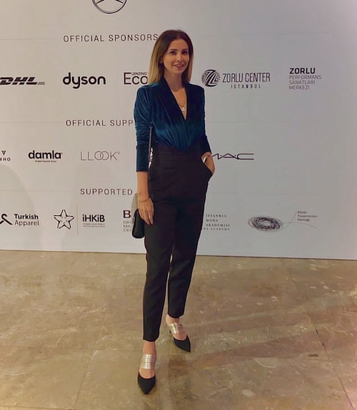 آزاده پوراکبر