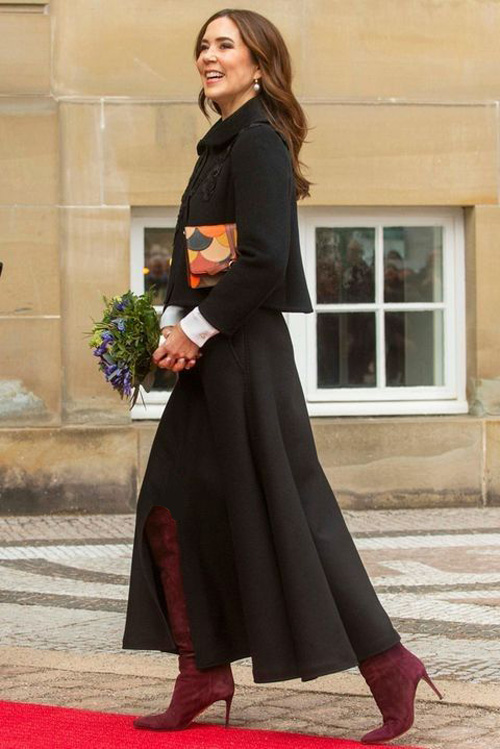 بوت‌های بلند زنان سلطنتی