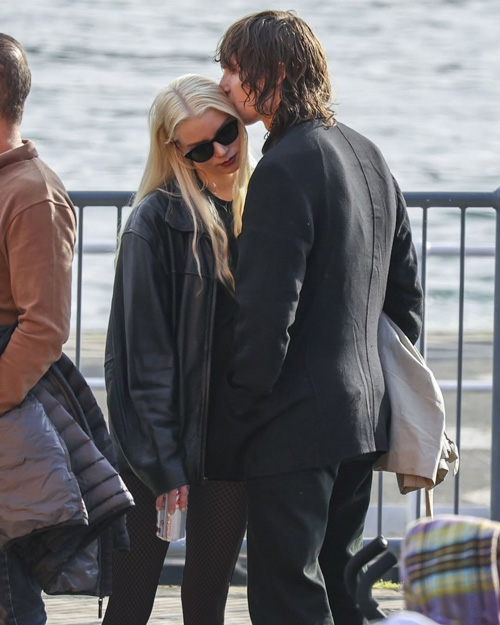 استایل‌های خیابانی آنیا تیلور جوی و همسرش