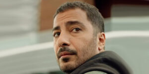 نوید محمدزاده با استایلی ساده اما بسیار لوکس در سواحل مالدیو جلب توجه کرد