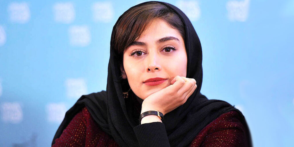 استایل مناسب طبیعت‌گردی می‌خواهید؟ عکس‌های جدید دیبا زاهدی را ببینید