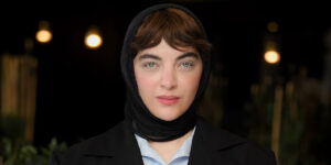 مدل موهای به‌هم‌ریخته مد شده؟ تصاویر جدید بازیگر مشهور اینطور می‌گویند!