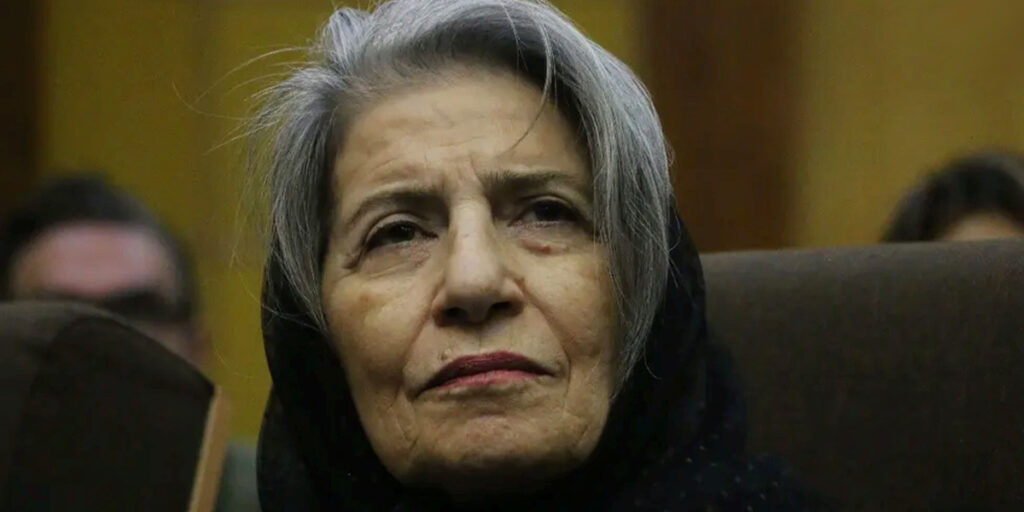 محبوبه خانم مشهور «بامداد خمار» با کت رنگارنگش جلب توجه کرد