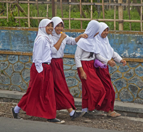 یونیفرم مدارس در کشورهای مختلف