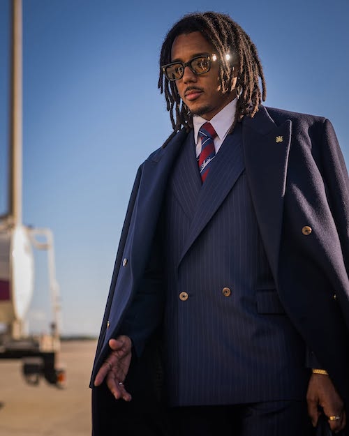 طراحی لباس امیری برای بارسلونا