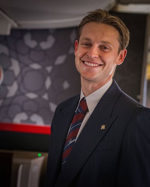 طراحی لباس امیری برای بارسلونا