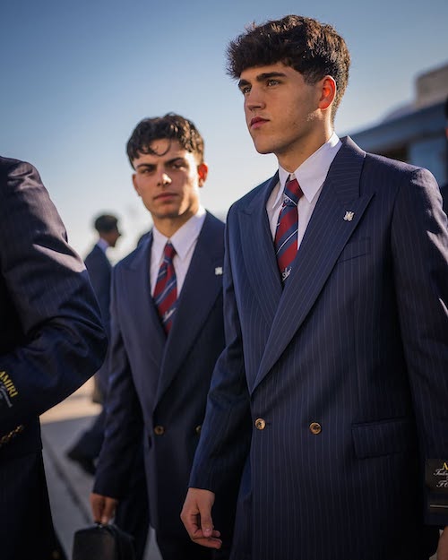 طراحی لباس امیری برای بارسلونا