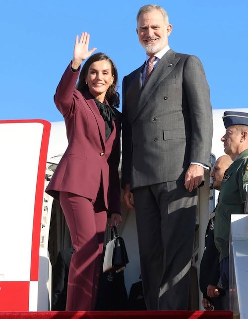 ملکه لتیزیا با کت بلوطی