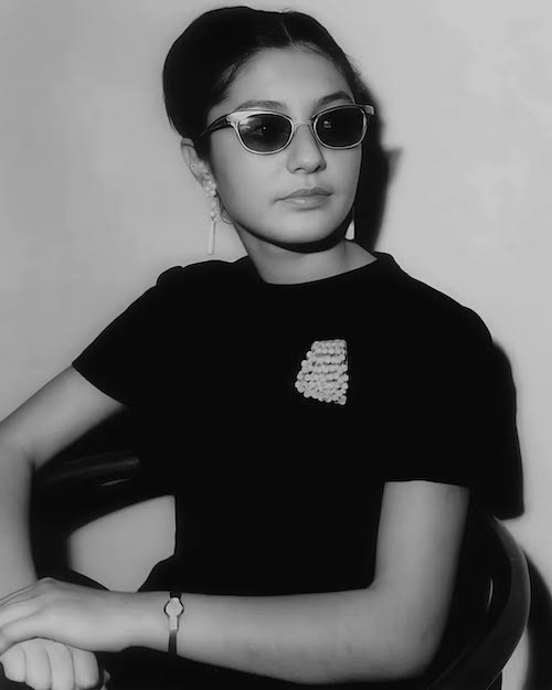 گوگوش در سال ۴۴ 