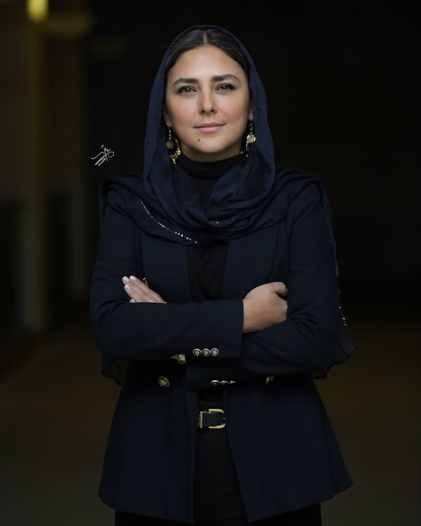 کت سرمهای هدی زینالعابدین