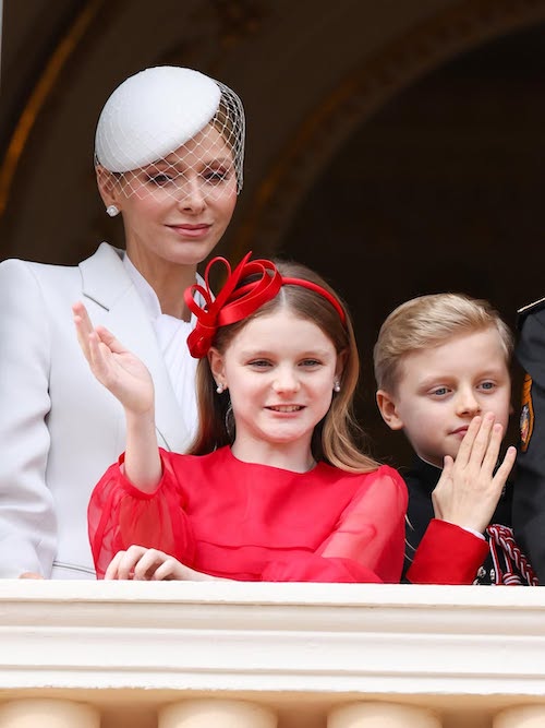 کت و شلوار سفید شارلین