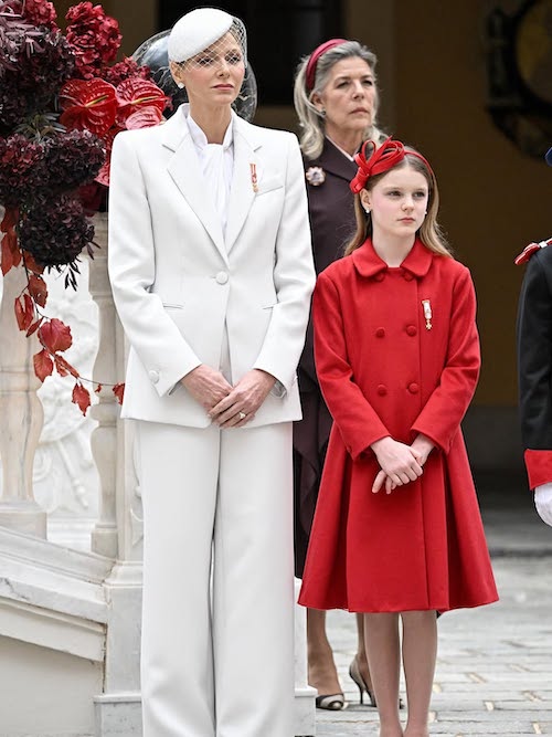 کت و شلوار سفید شارلین