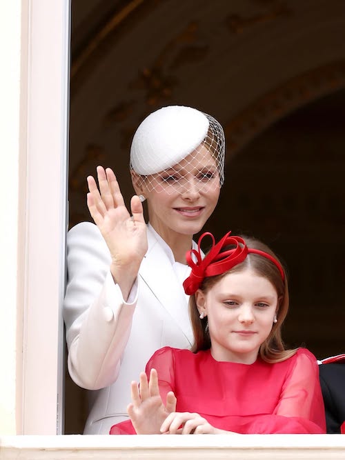 کت و شلوار سفید شارلین