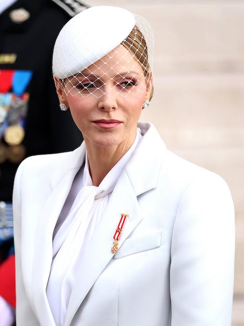 کت و شلوار سفید شارلین