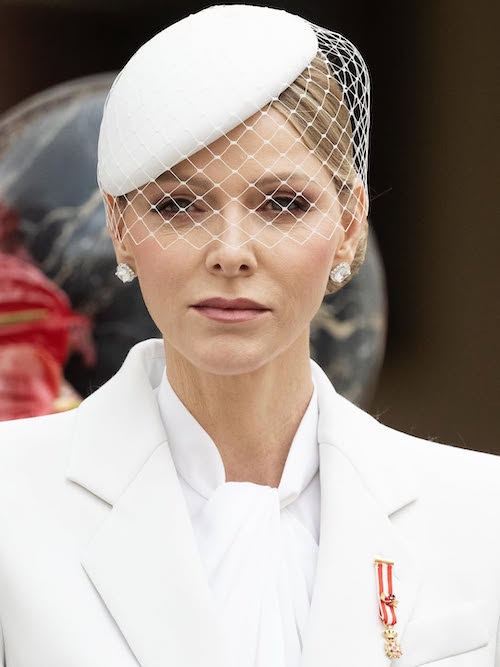 کت و شلوار سفید شارلین