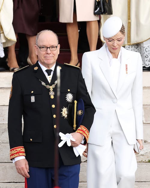 کت و شلوار سفید شارلین