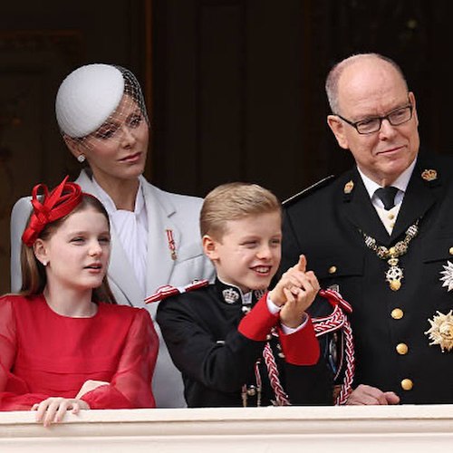 کت و شلوار سفید شارلین