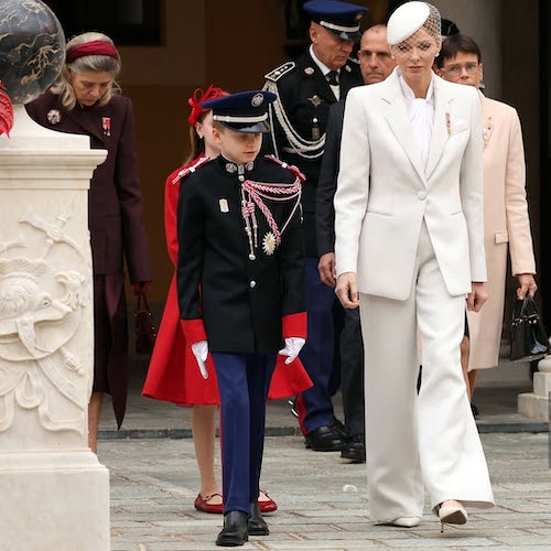 کت و شلوار سفید شارلین