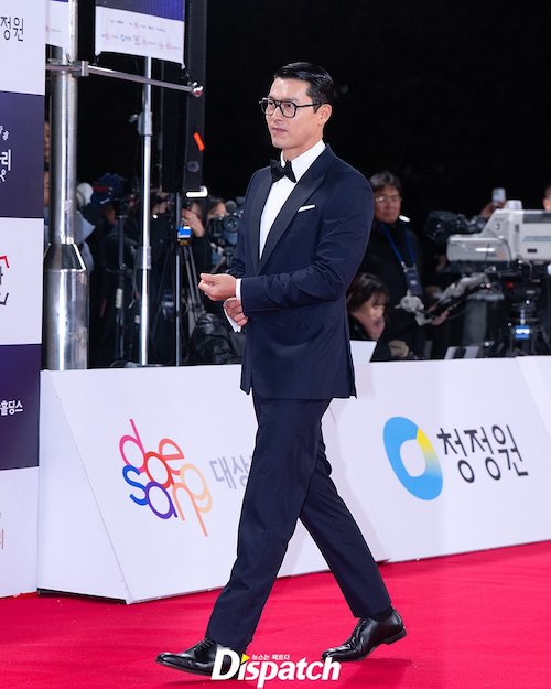 ستاره‌های کره‌ای در مراسم اژدهای آبی