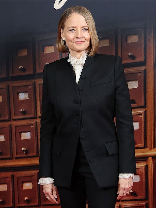 کت و شلوار مشکی جودی فاستر