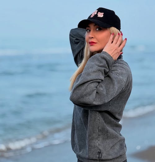 مریم معصومی در ساحل