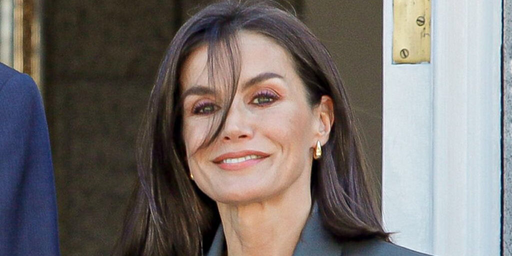 ملکه اسپانیا در کنسرت؛ لتیزیا اثبات کرد استایل خوب نیاز به لباس تازه ندارد!