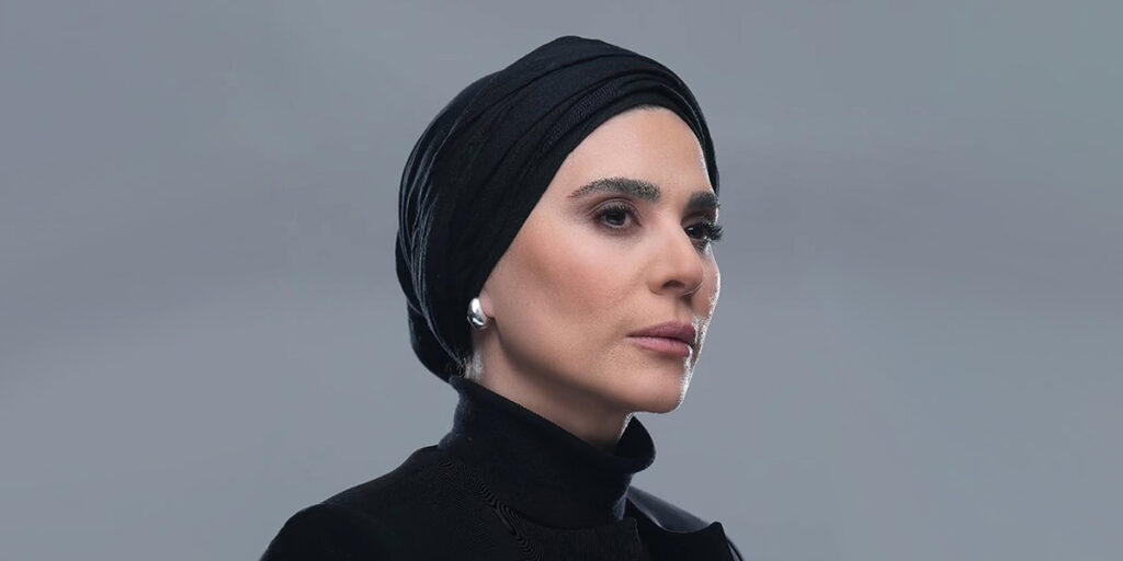 سحر دولتشاهی استایل خیابانی جدیدش را با کیف لوکس «شنل» تکمیل کرد