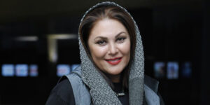 نازنین خانم «بامداد خمار» با پیراهن سنتی‌ در یک جشواره جلب توجه کرد!