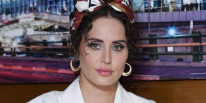 راحت، گرم و ترندی؛ استایل لایه‌لایه به سبک الناز شاکردوست