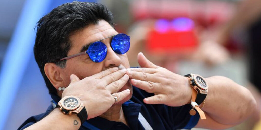 چرا دیگو مارادونا دو ساعت مچی می‌بست؟ بررسی دلایل عجیب این اسطوره فوتبال