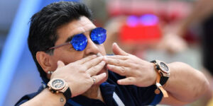 چرا دیگو مارادونا دو ساعت مچی می‌بست؟ بررسی دلایل عجیب این اسطوره فوتبال