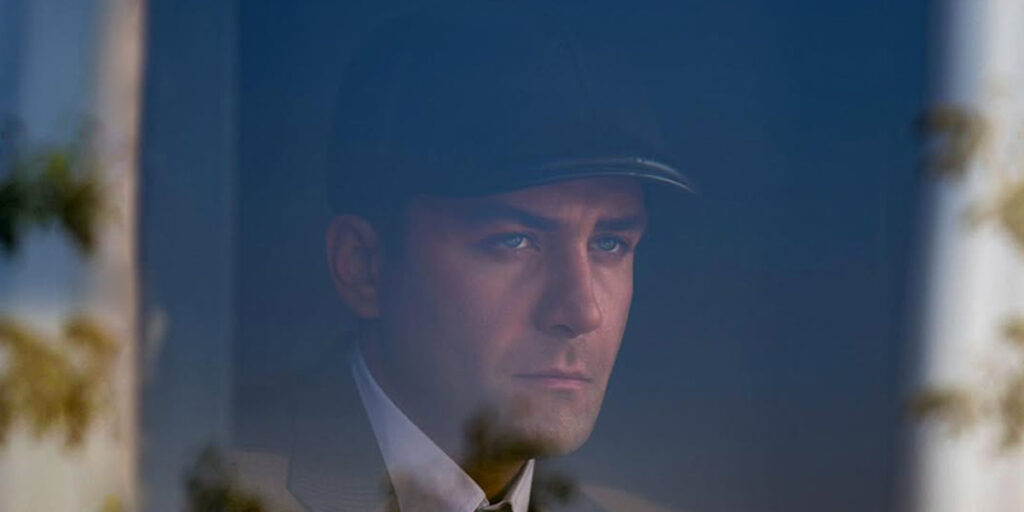 نگاهی به بیوگرافی منصور «بامداد خمار»؛ پسر موجهی که این روزها کراش همه شده!