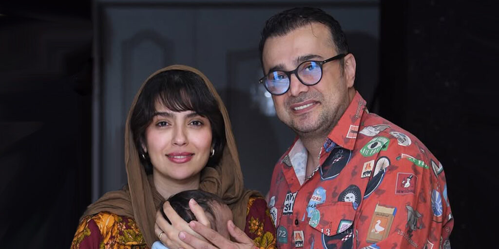 مونا کرمی با کت چرم و روسری سنتی استایلی بلاتکلیف ساخت