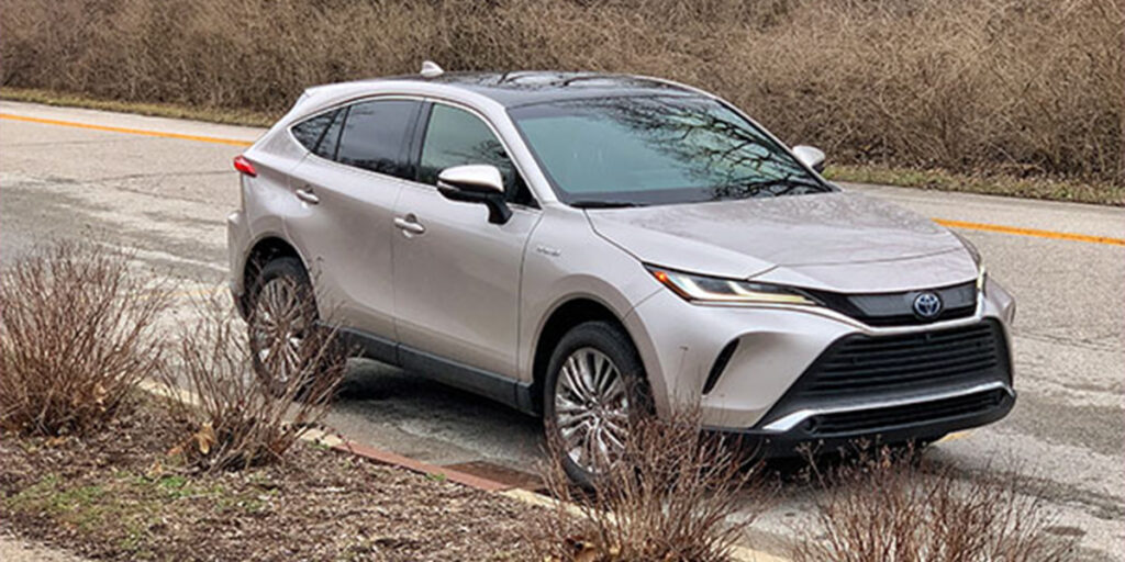 تکنولوژی و آینده‌نگری در تویوتا ونزا؛ نگاهی به سیستم‌های هوشمند و ایمنی پیشرفته