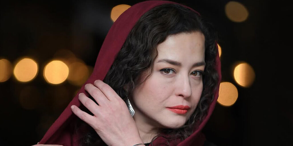 تضاد جذاب در استایل مهراوه شریفی‌نیا؛ مشکی و سفید را اینگونه ست کنید