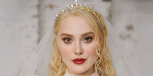 آرام جعفری با استایلی راحت در سفر ماه‌عسل دیده شد!