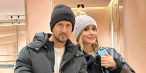 عکس عاشقانه شاهرخ استخری و همسرش، با استایل‌های گرم و شیک خبرساز شد