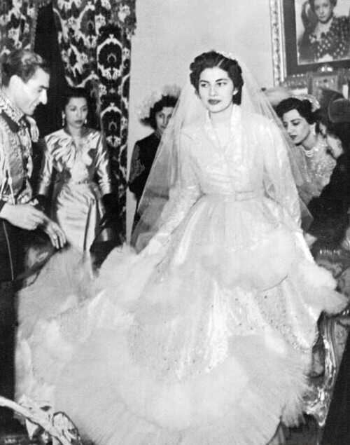 لباس عروس ثریا اسفندیاری