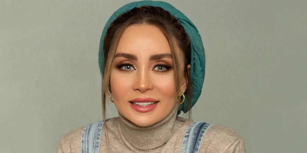 خط چشم سفید و موهای پیچ‌خورده؛ ترکیبی خیره‌کننده در چهره حدیث فولادوند