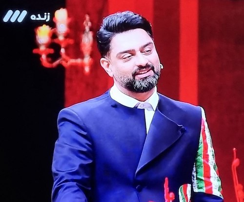 لباس یلدایی مجری