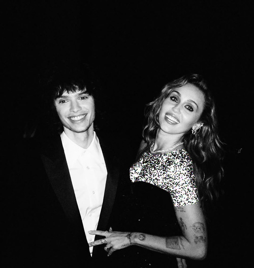 حلقه نامزدی مایلی سایرس