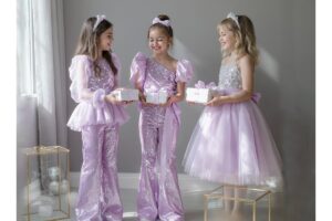 لباس مجلسی بچگانه برای مادرانی که می‌خواهند دختر کوچولویشان در جشن بدرخشد