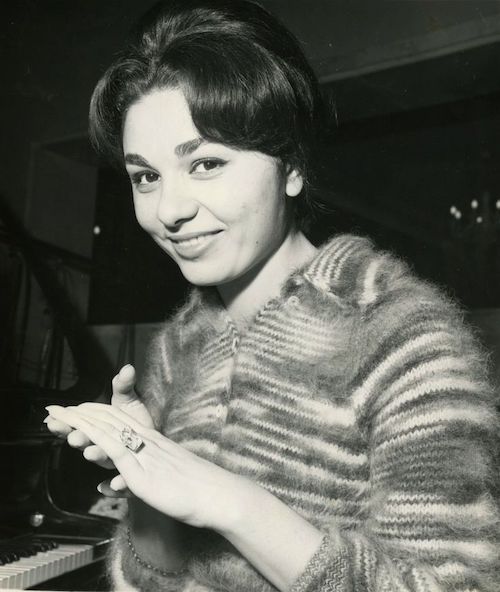 جواهرات فرح دیبا در روز عروسی‌اش