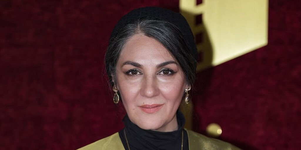 ستاره اسکندری با استایل ورزش صبحگاهی در یک مراسم اکران حاضر شد